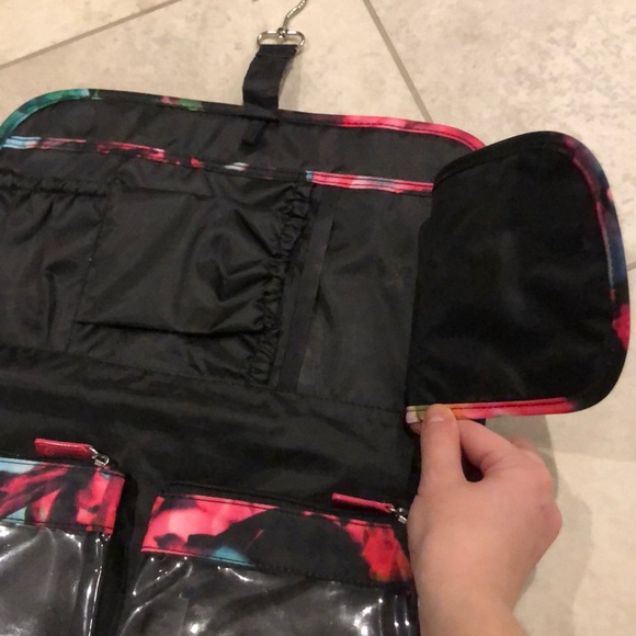 Cosmetics bag - Picture 3 of 3